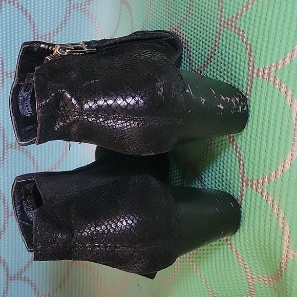 Vionic women’s shoes - Anne, size 8, black suede & snakeskin, zipper - Picture 3 of 4